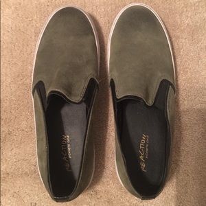 Kenneth Cole Reaction slip ons